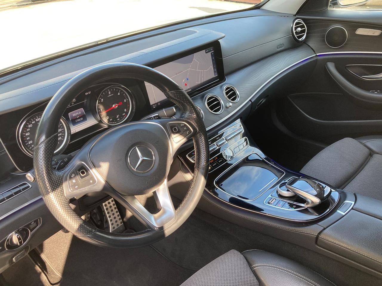 Mercedes-Benz E 220 E-Class E #6086
