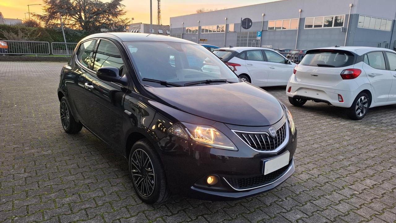 Lancia Ypsilon 5 Porte Ypsilon 1.0 firefly hybrid Gold s&s 70cv