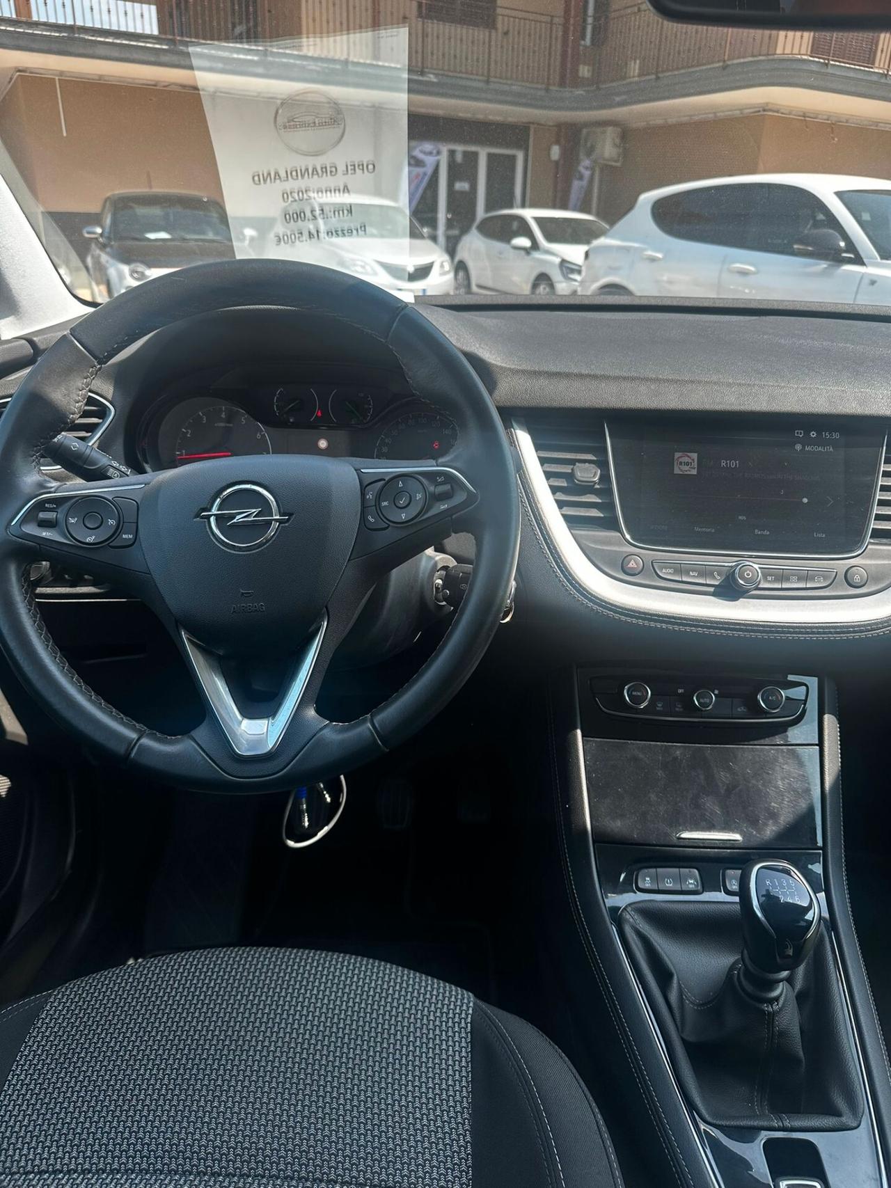 Opel Grandland 1.5 diesel 131cv
