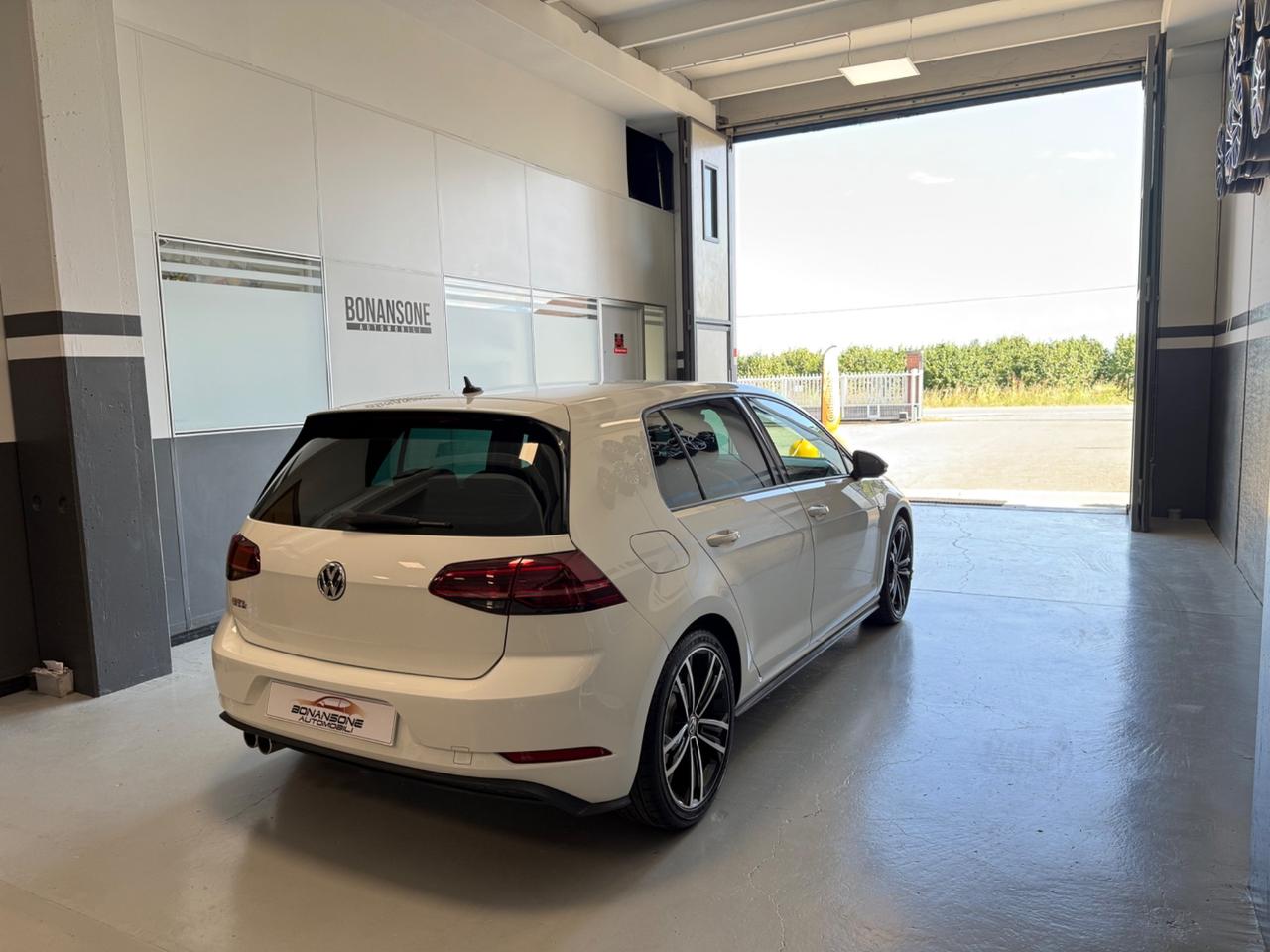 Volkswagen Golf GTD 2.0 TDI