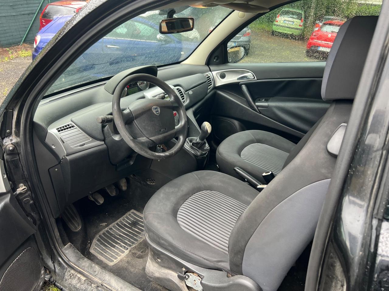 Lancia Ypsilon 1.3 MJT 75 CV Platino