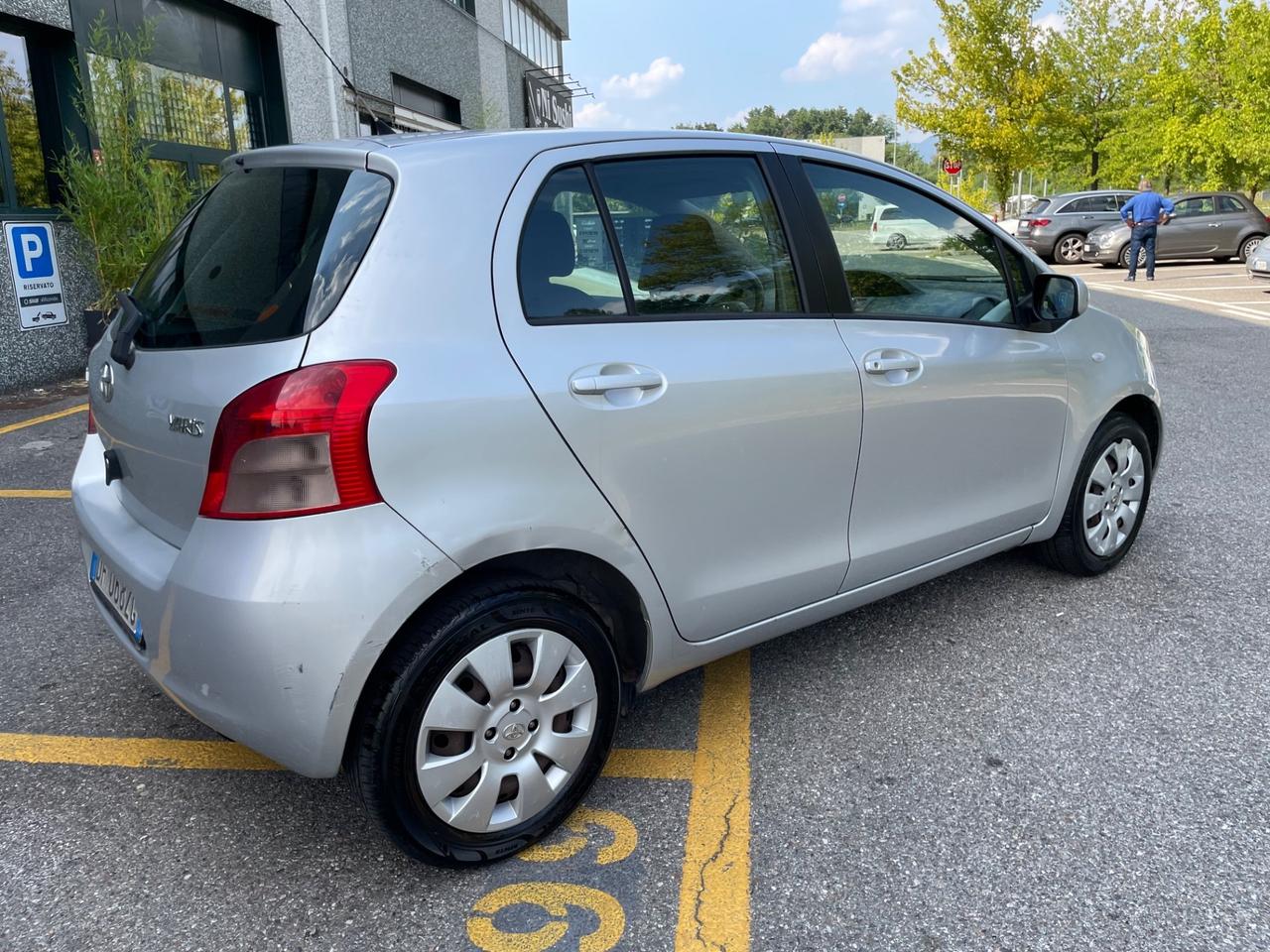 Toyota Yaris 1.0 5 porte Sol