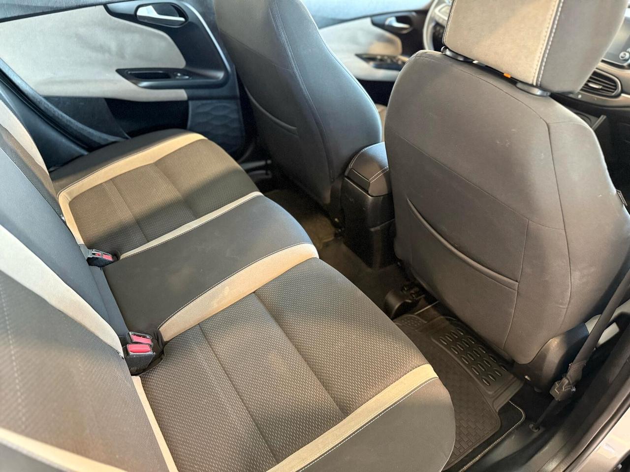 Fiat Tipo 1.6 Mjt con carrello rimorchio