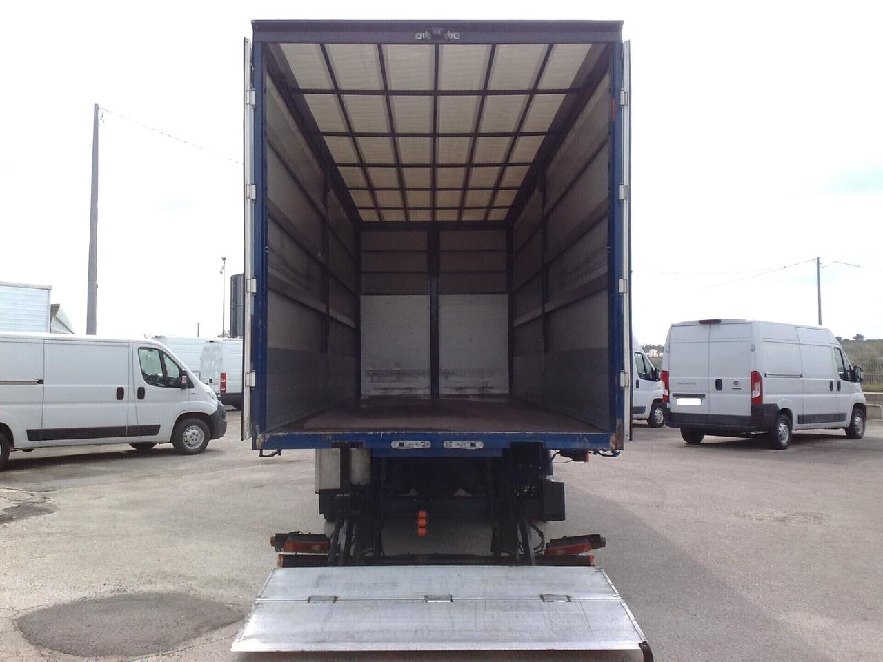 Iveco 120E22 CENTINATO CON SPONDA - 2012