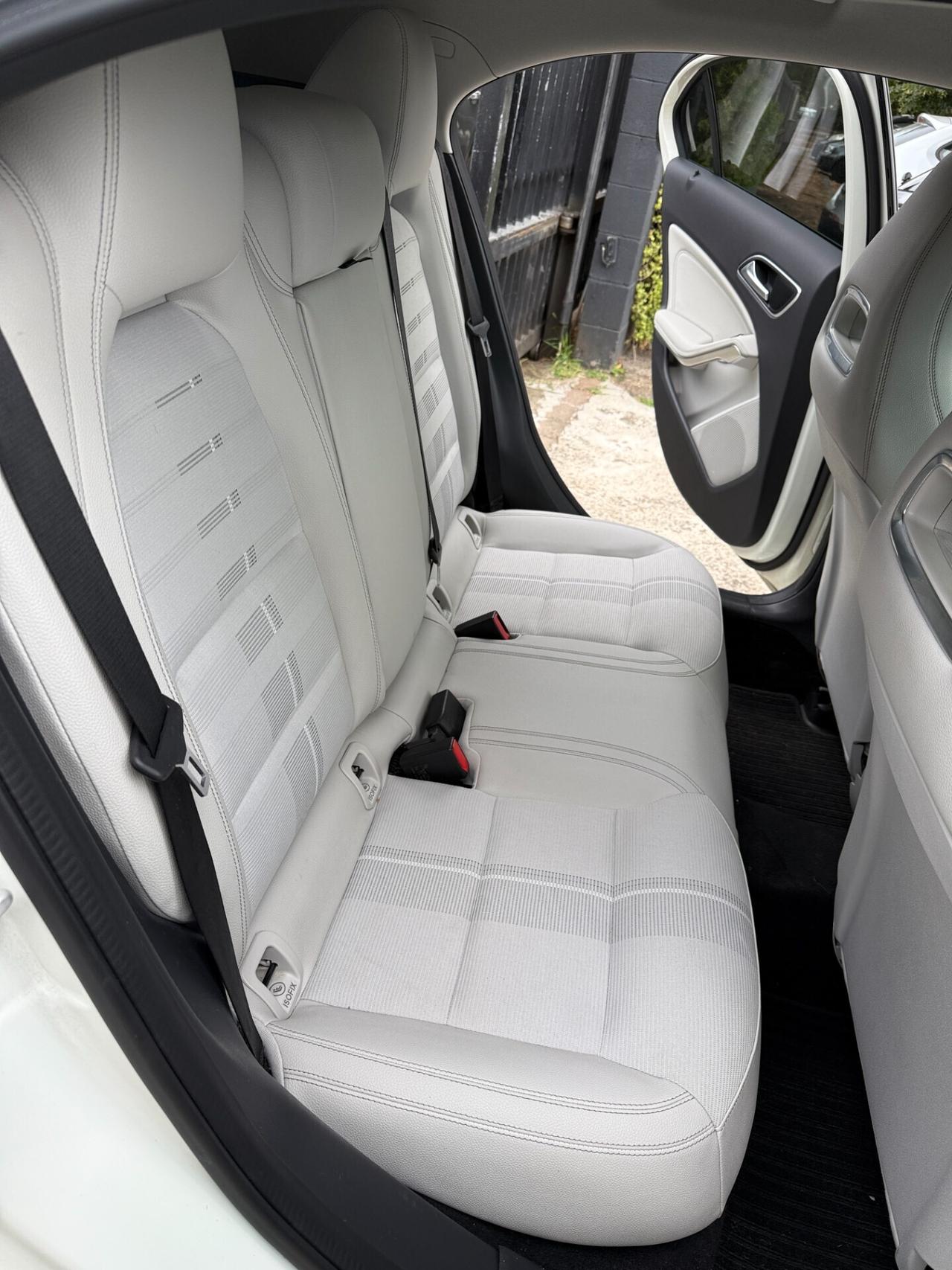 Mercedes-benz A 200 d Automatic 4Matic Premium