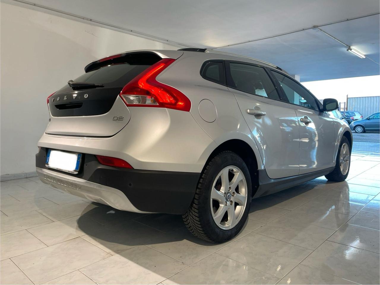 V40 CROSS COUNTRY 1.6D 115 CV 6 MARCE X NEOPATENTATI