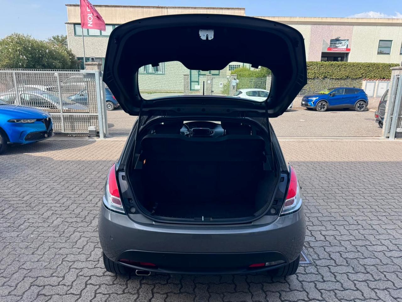 Lancia Ypsilon 1.0 FireFly 5 porte S&S Hybrid Gold