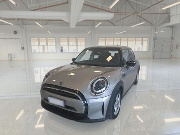 MINI COOPER ESSENTIAL AUTO 5 PORTE BERLINA