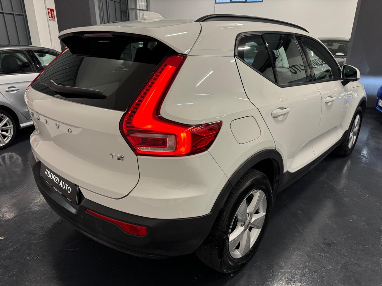 Volvo XC40 T2 Geartronic Momentum Pro REALE!