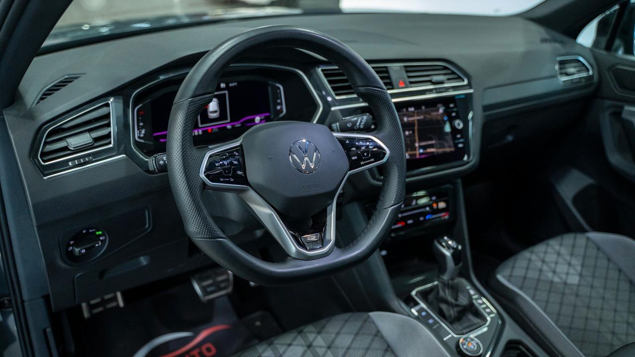 Volkswagen Tiguan 2.0 TDI 200 CV 2 X R LINE DSG 4MOTION SCR TETTO VIRTUAL CKT PACK LUCI XENO FULL OP