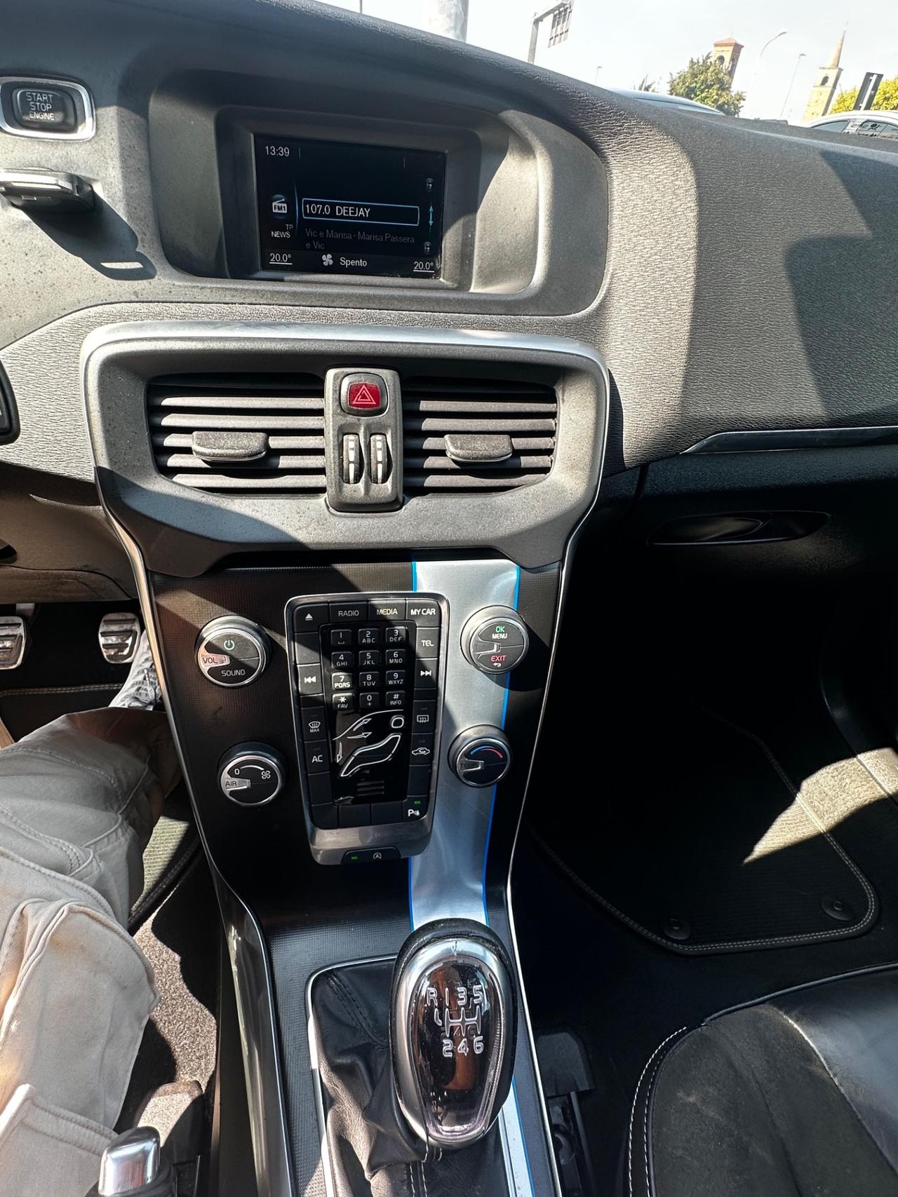 Volvo V40 D2 1.6 Summum