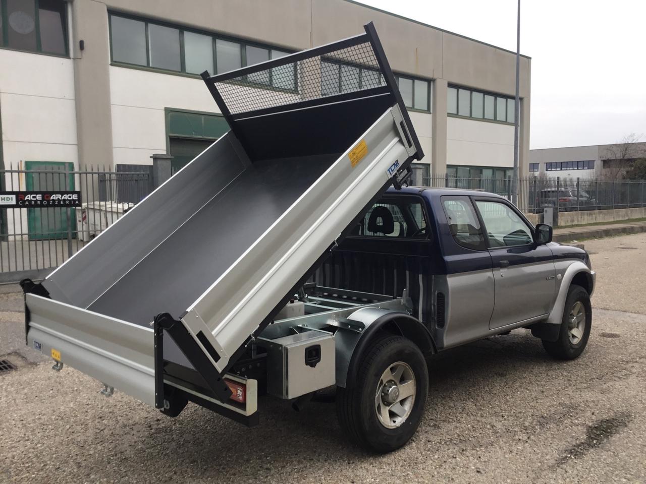 Mitsubishi L200 2.5 TDI 4WD Club cab cassone ribaltabile