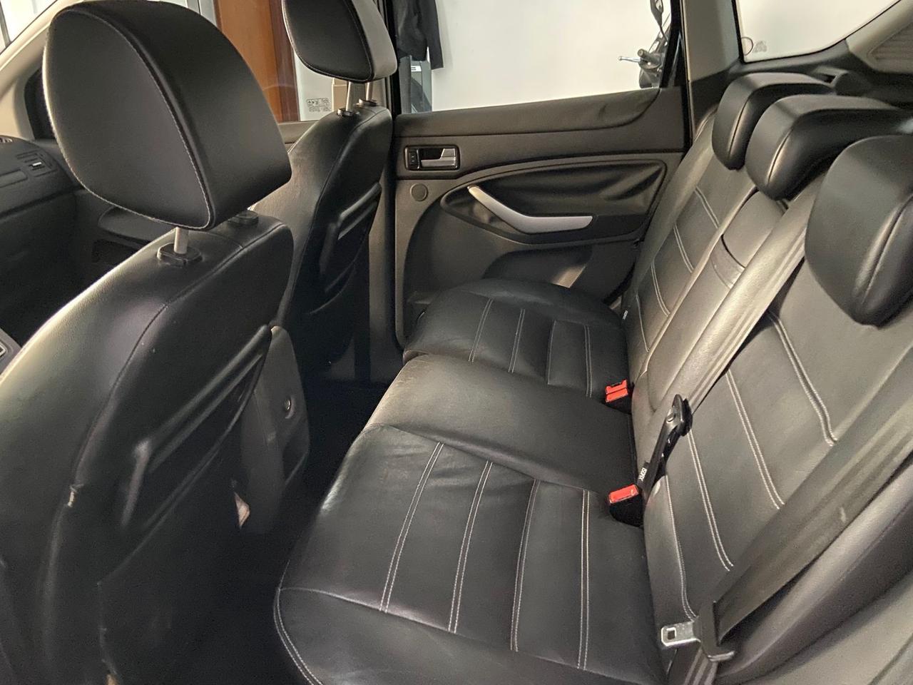 Ford Kuga 2.0 TDCI 140 CV 2WD Titanium