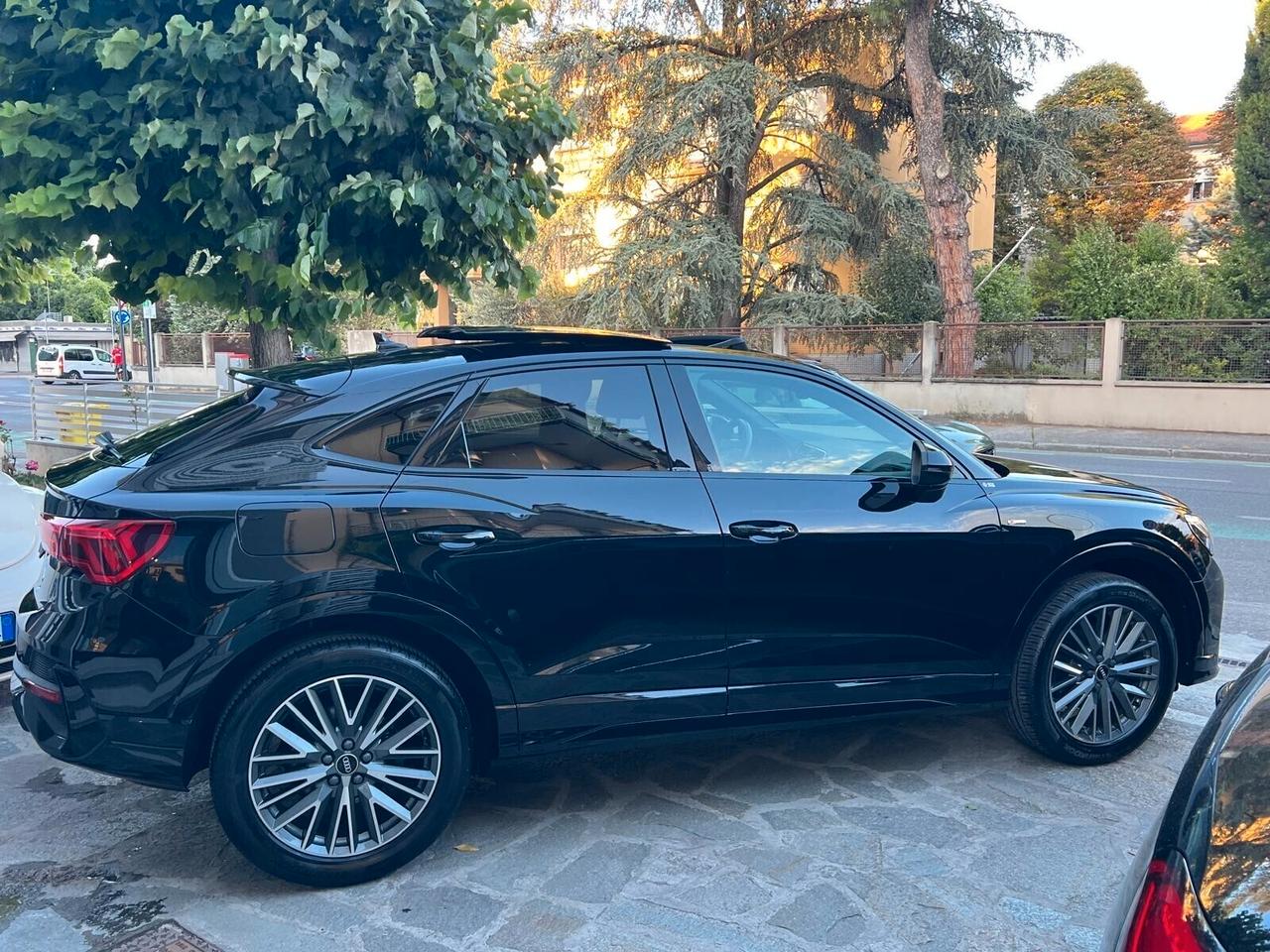 AUDI Q3 SPB 35 TDI S-TRONIC IDENTITY BLACK