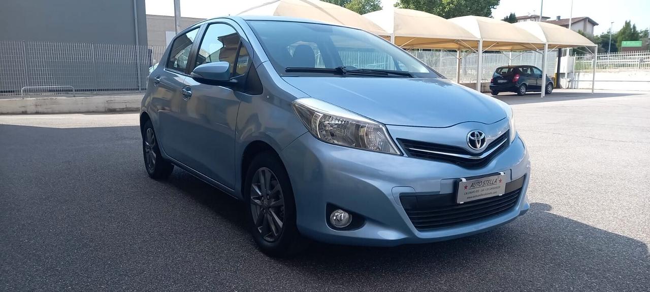 Toyota Yaris Benzina cc. 1.000 Mod. VVT- Active 5 Porte 5 Posti Utilizzabile anche per i Neopatentati.