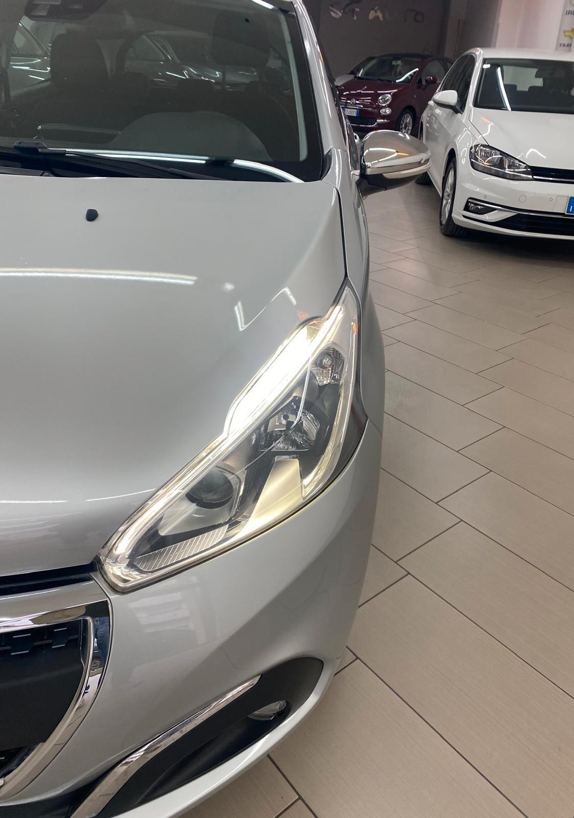 Peugeot 208 BlueHDi 100 5 porte Allure