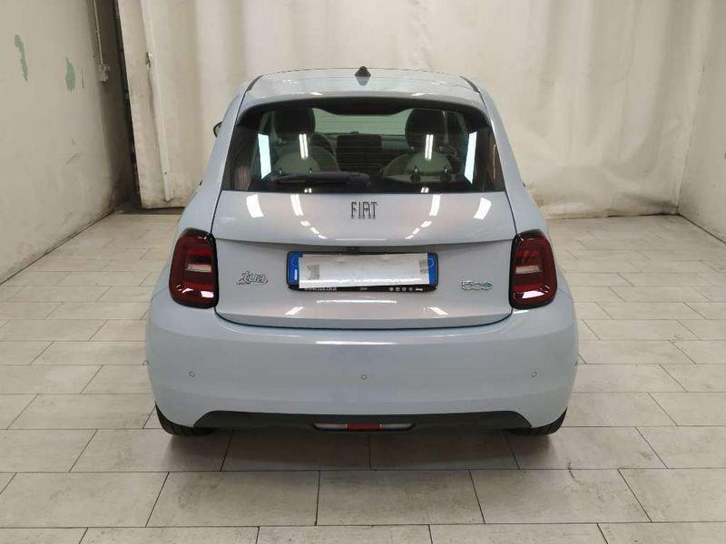 FIAT 500e 42 kWh La Prima