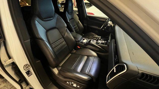 PORSCHE Cayenne 3.0 V6