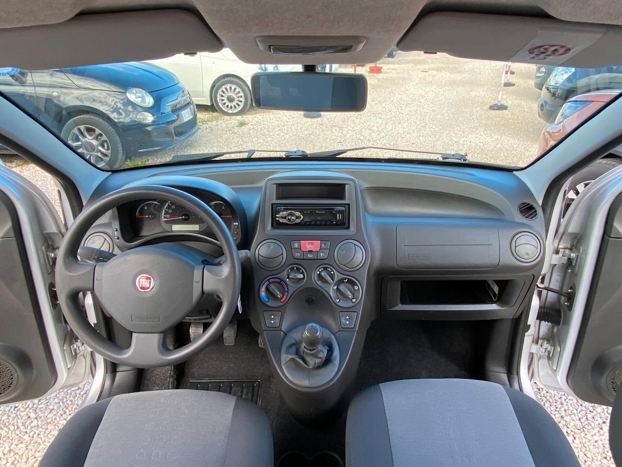 Fiat Panda 1.2 Lounge NEOPATENTATI E UNICO PROPRIETARIO