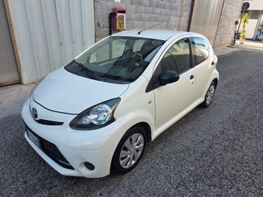 Toyota Aygo 1.0 12V VVT-i 5 porte Active Connect
