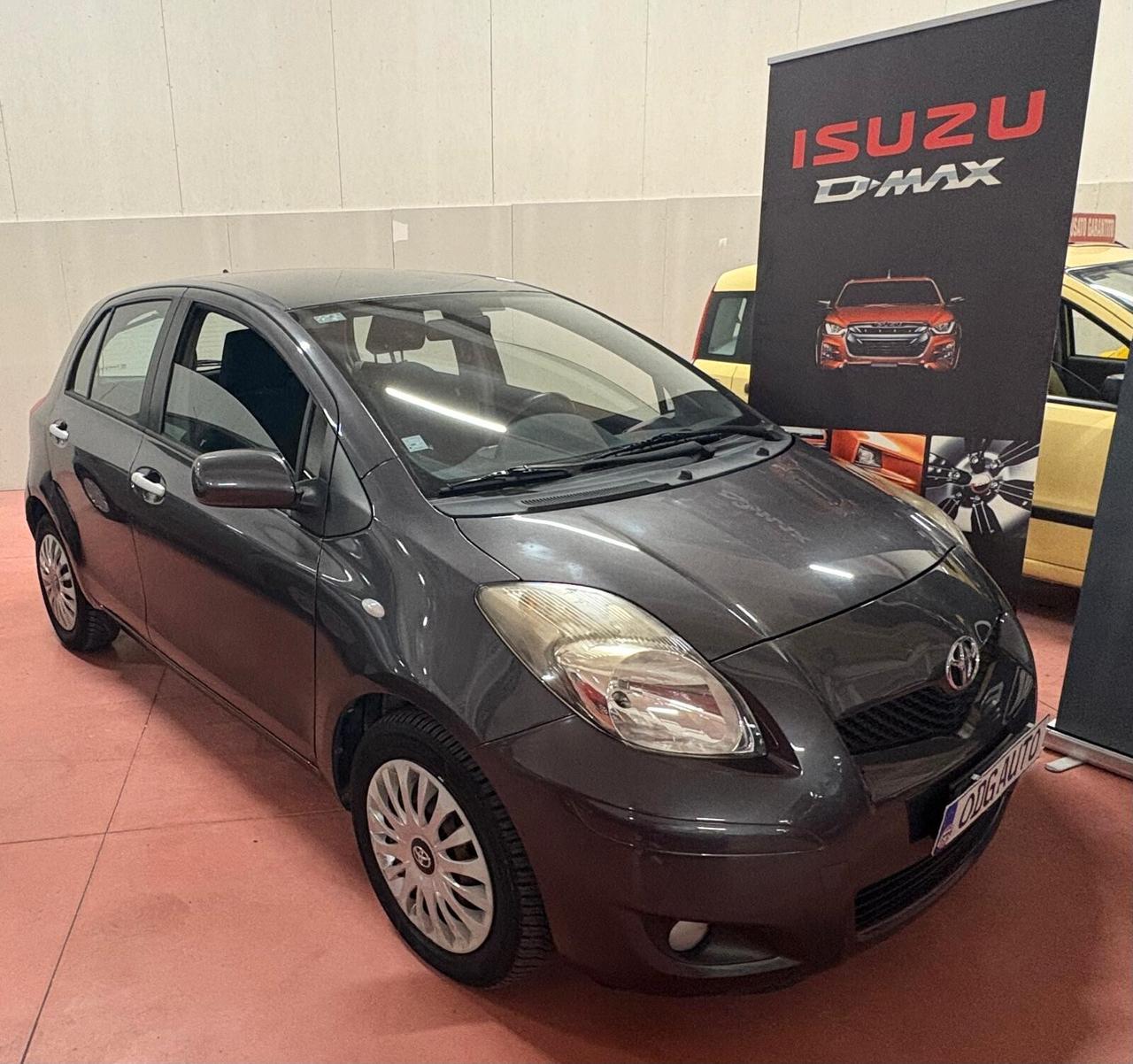 TOYOTA YARIS serie 3 Benzina 1.3 CV 101 EURO 5B Km 87.105 X NEOPATENTATI garanzia 12 mesi