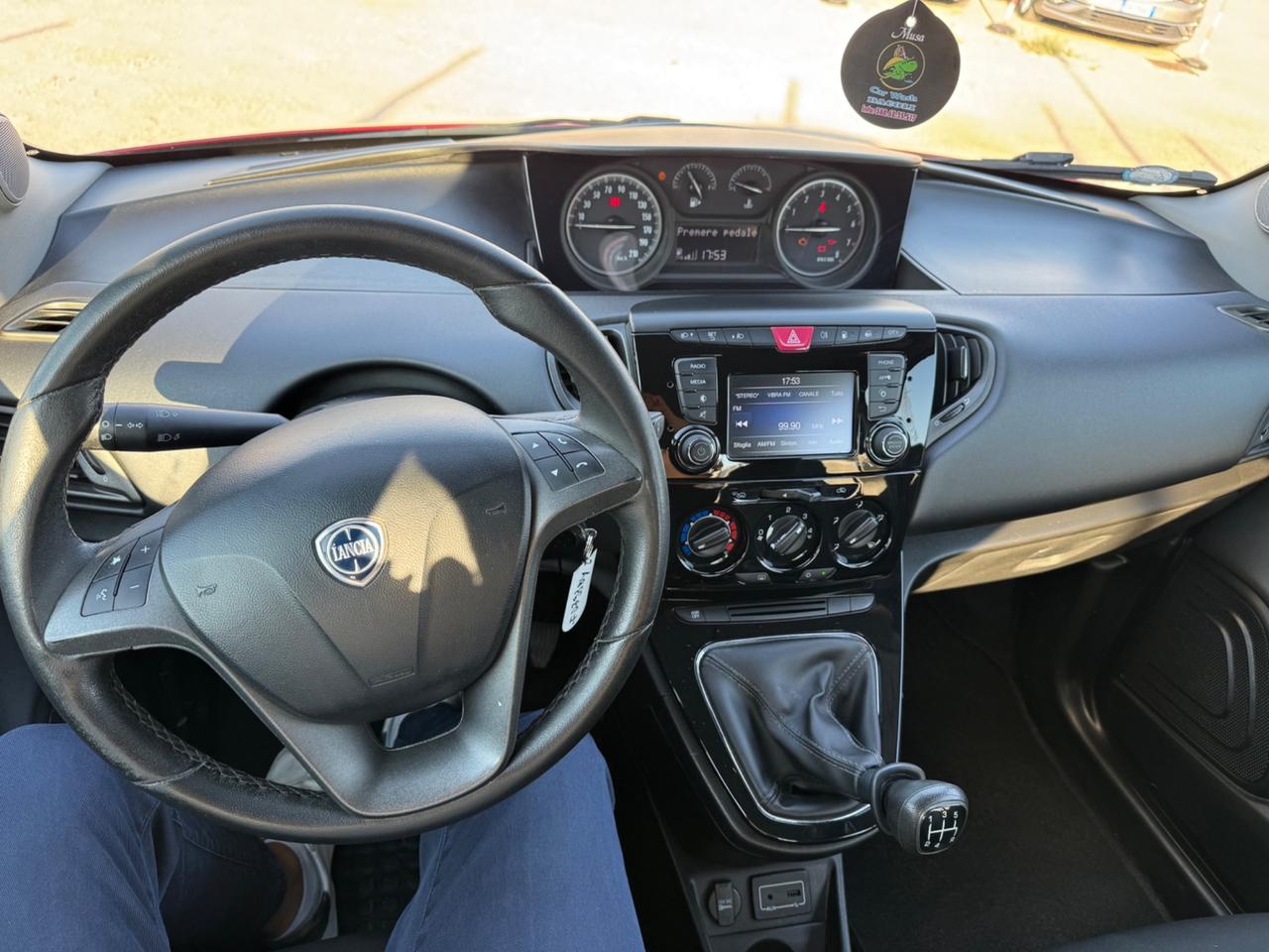 Lancia Ypsilon 0.9 TwinAir 85 CV 5 porte Metano Ecochic Silver