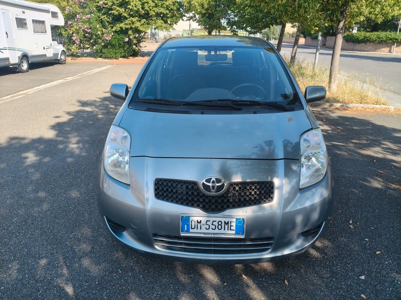 Toyota Yaris 1.0 5 porte SOLAMENTE 119.000 KM