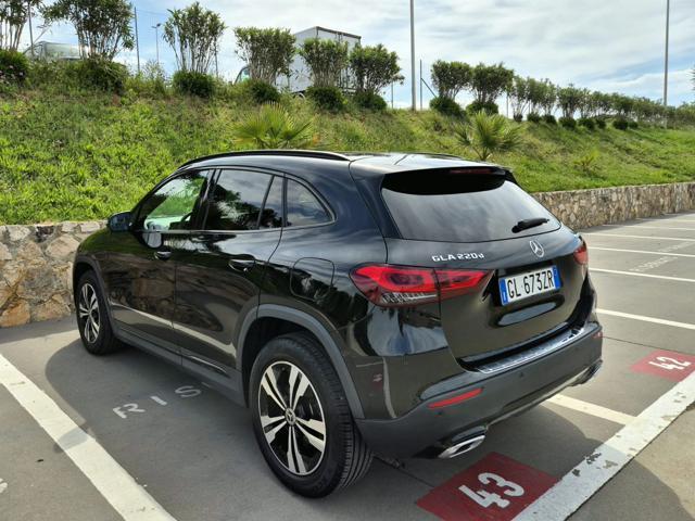 MERCEDES-BENZ GLA 220 d Automatic 4Matic Sport Plus