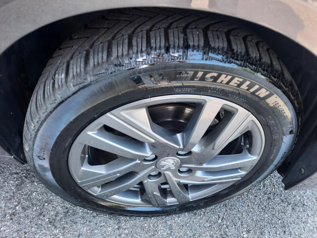 Peugeot 208 PureTech 75 Stop&Start 5 porte Active