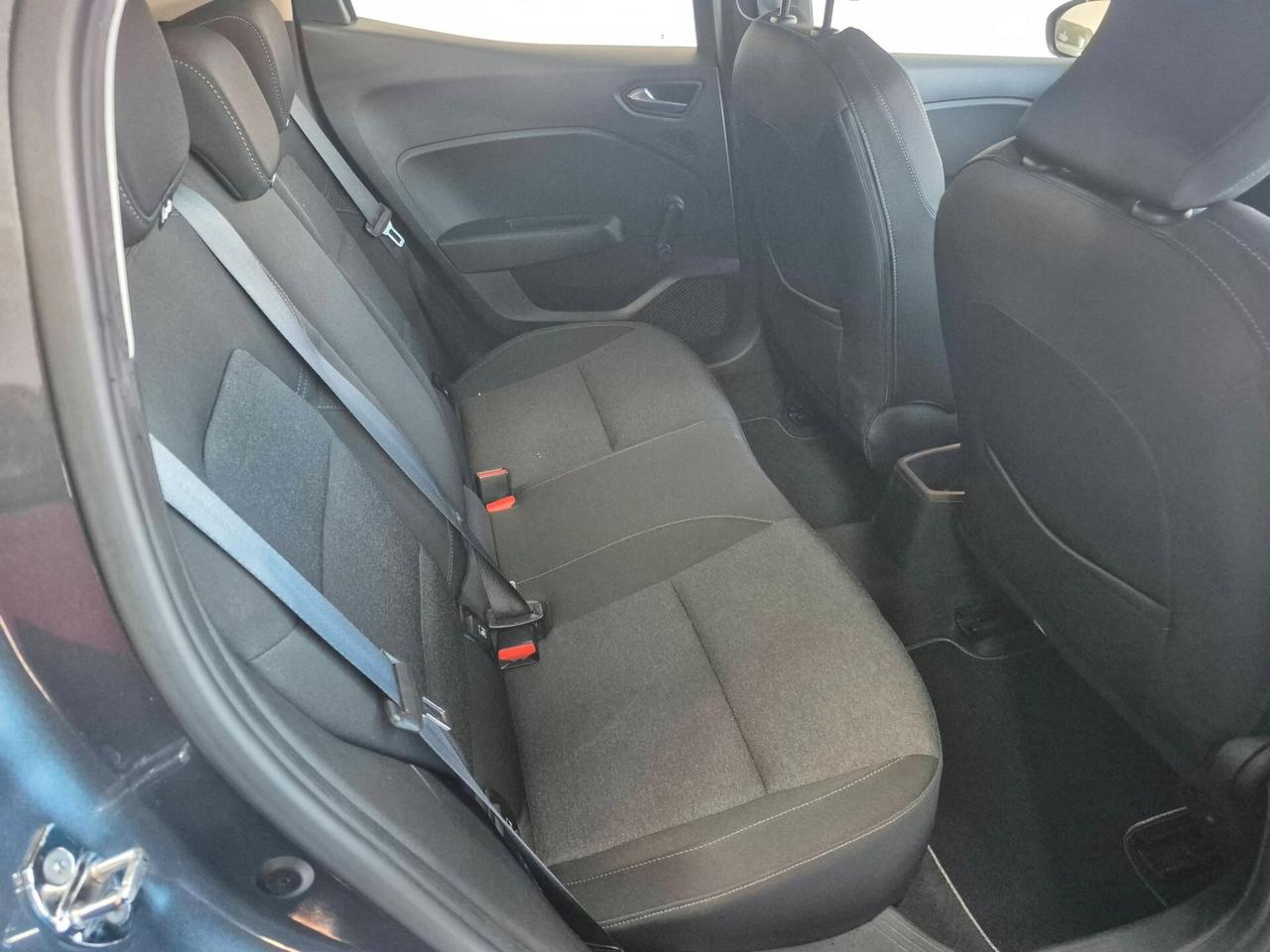 Renault Clio TCe 90 CV 5 porte IVA ESPOSTA