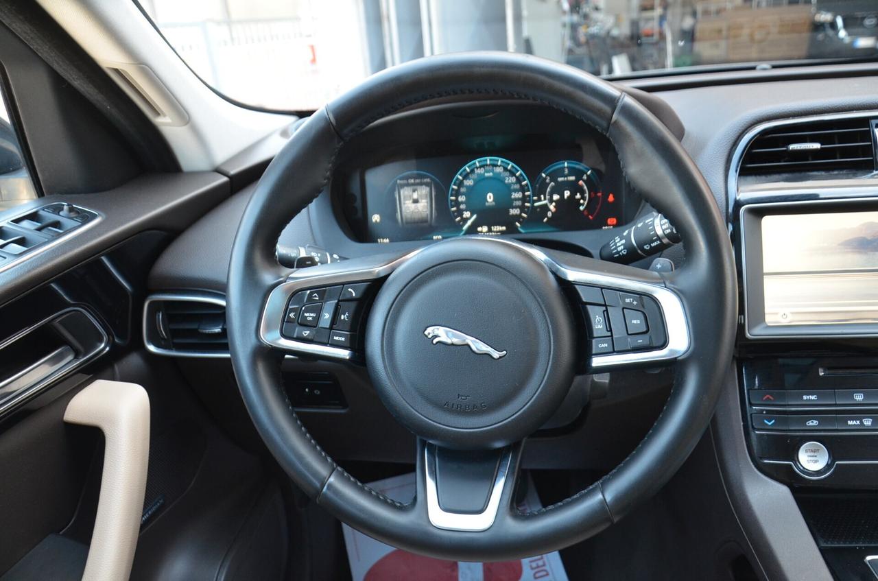 Jaguar F-Pace 2.0 D 180 CV AWD Prestige