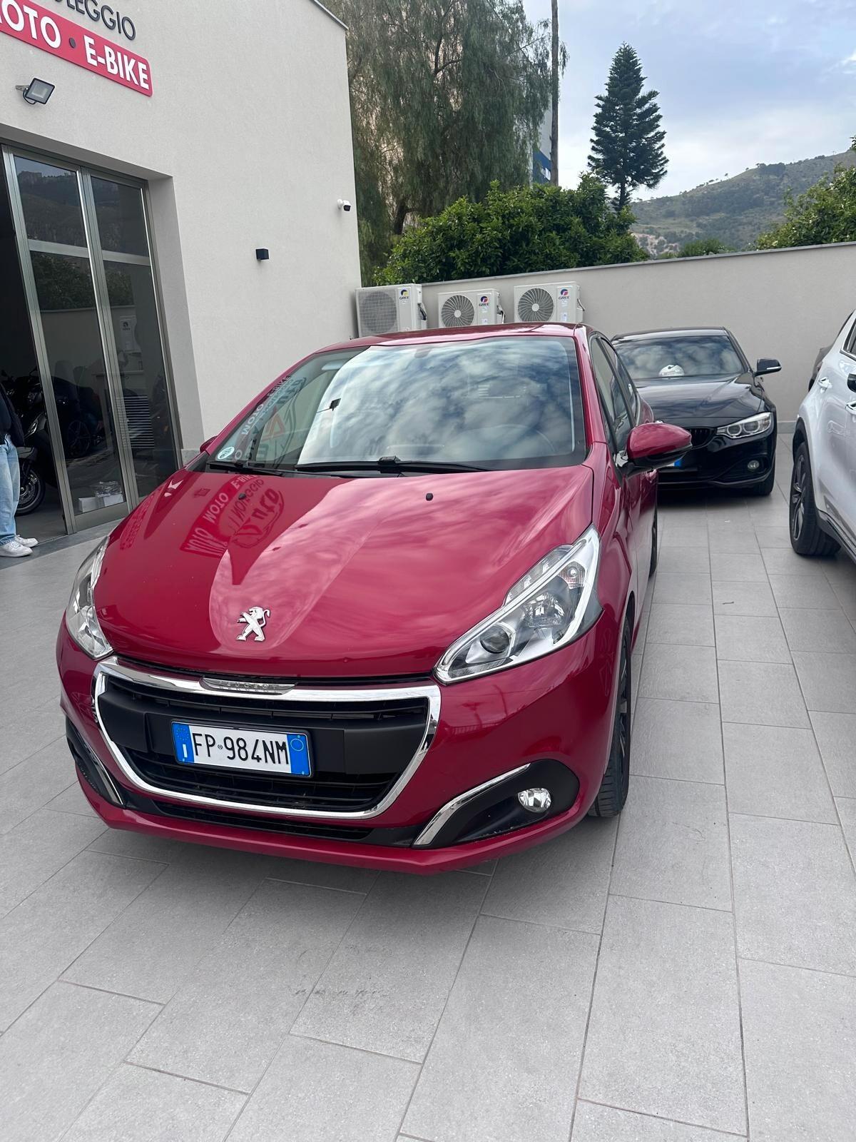 Peugeot 208 PureTech 82 5 porte Allure