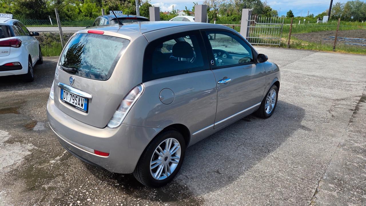 Lancia Ypsilon 1.4 Oro Ecochic GPL