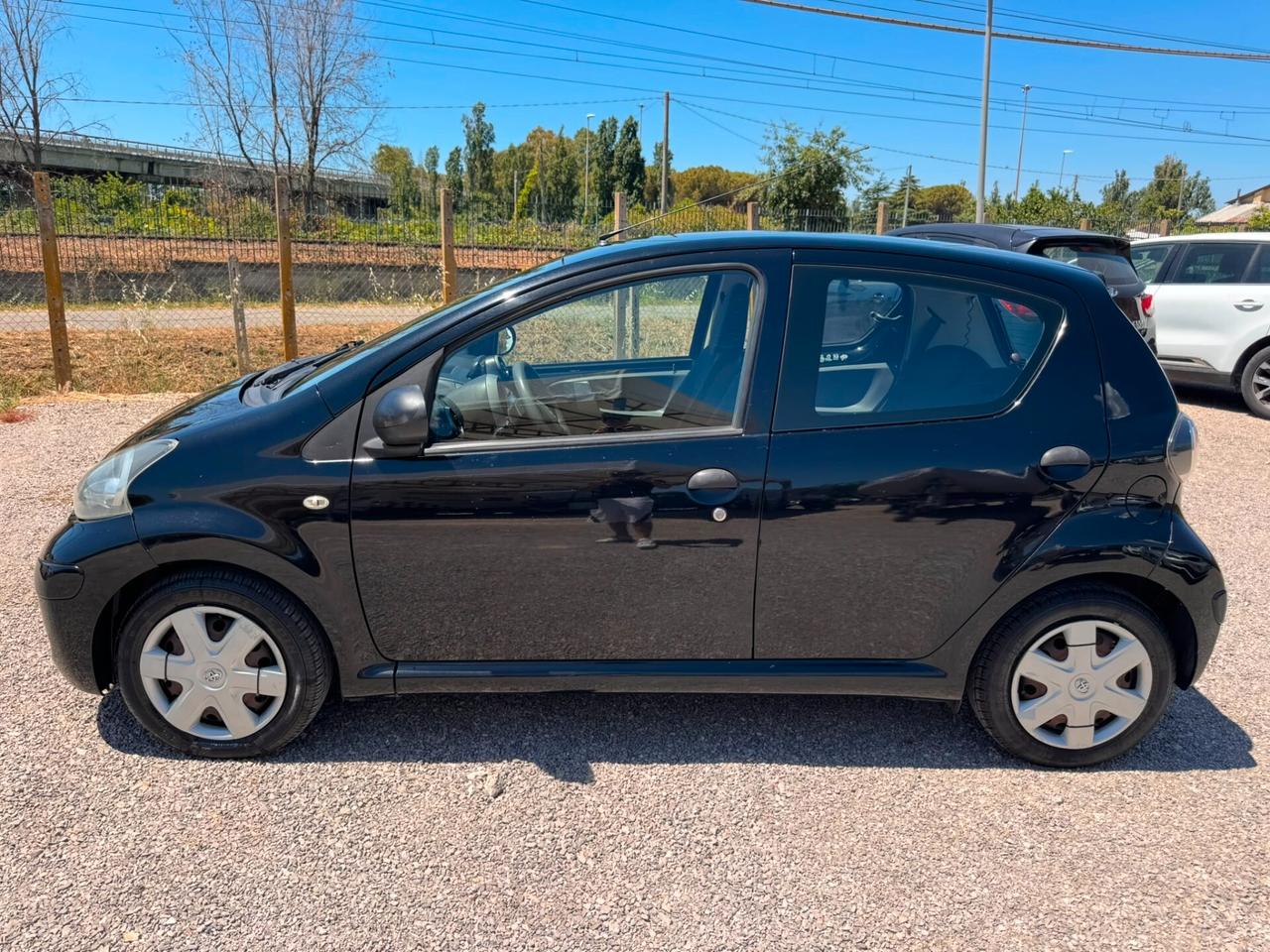 Toyota Aygo 1.0 12V VVT-i 5 porte Deep Ocean Connect