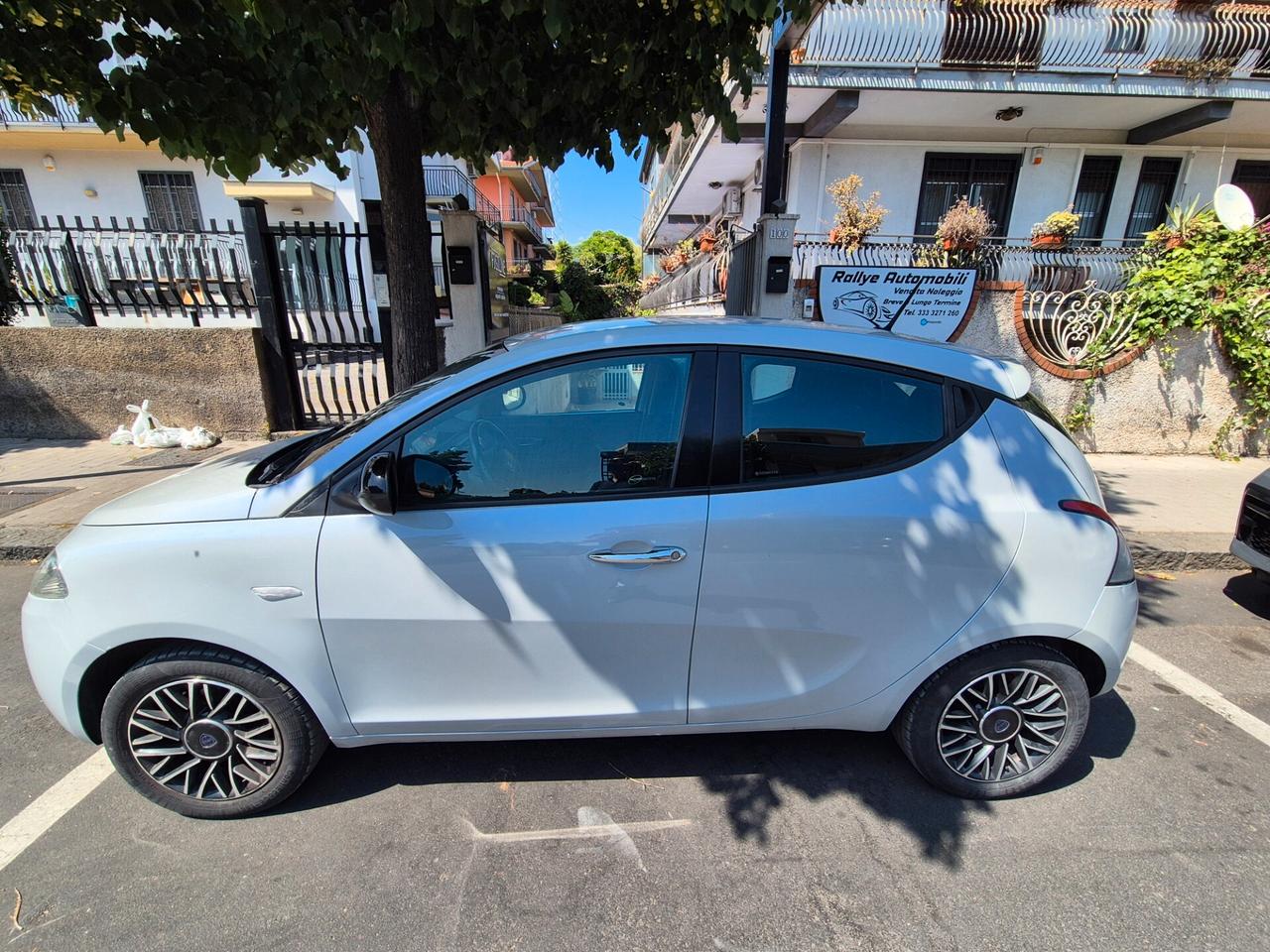 Lancia Ypsilon 1.2 69 CV 5 porte S&S Platinum