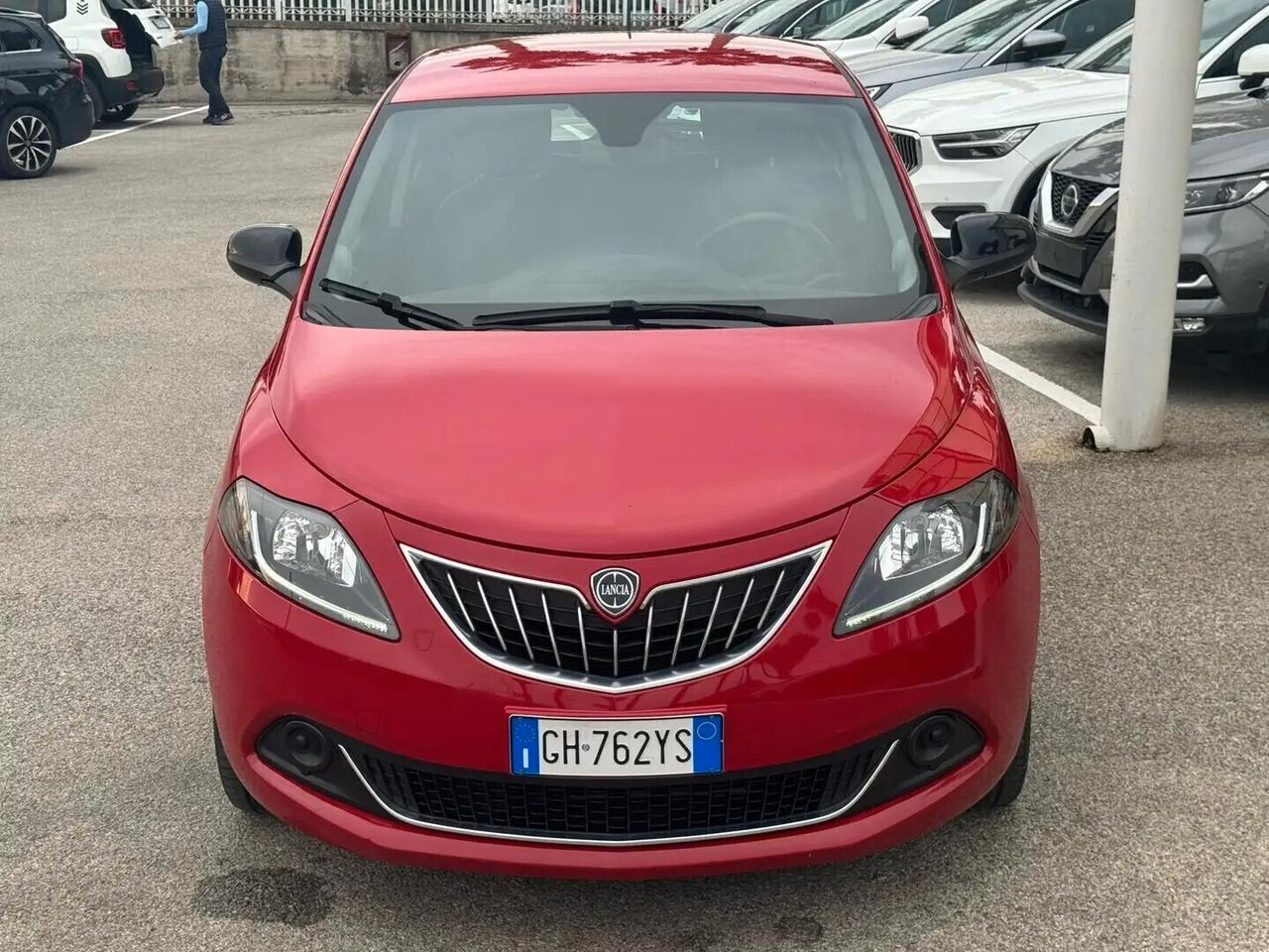 Lancia Ypsilon 1.0 FireFly 5 porte S&S Hybrid Ecochic Silver