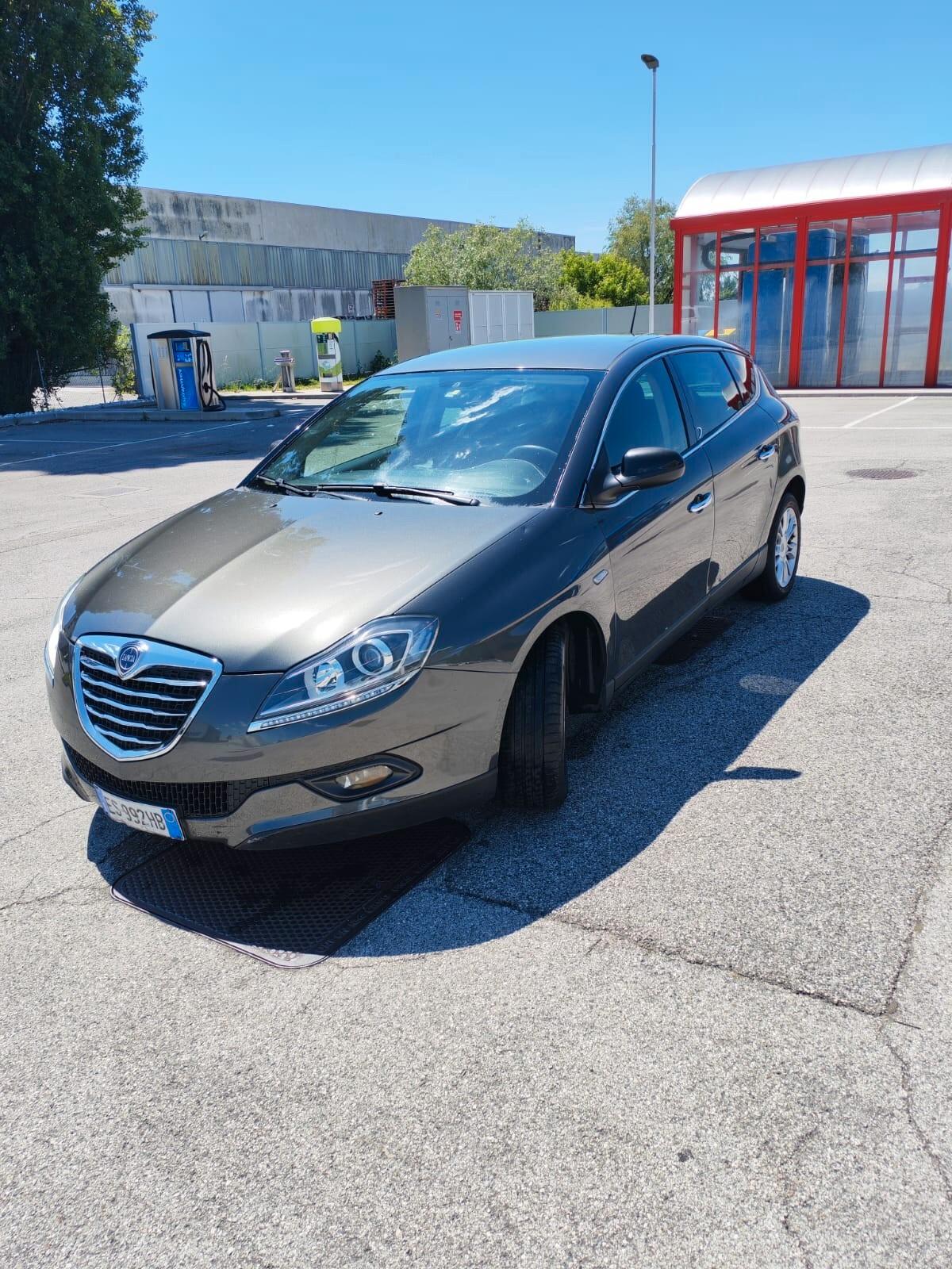 Lancia Delta 1.6 MJT DPF Silver