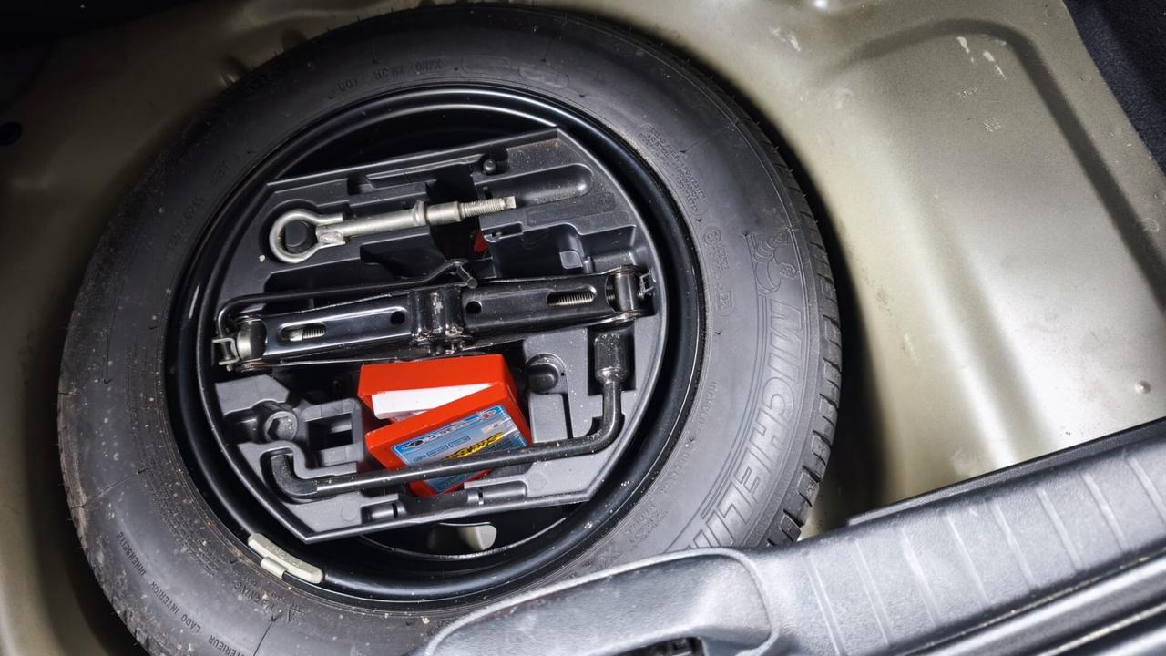 Peugeot 208 1.4 e-HDi 68 CV S&S robotizzato 3 porte Active