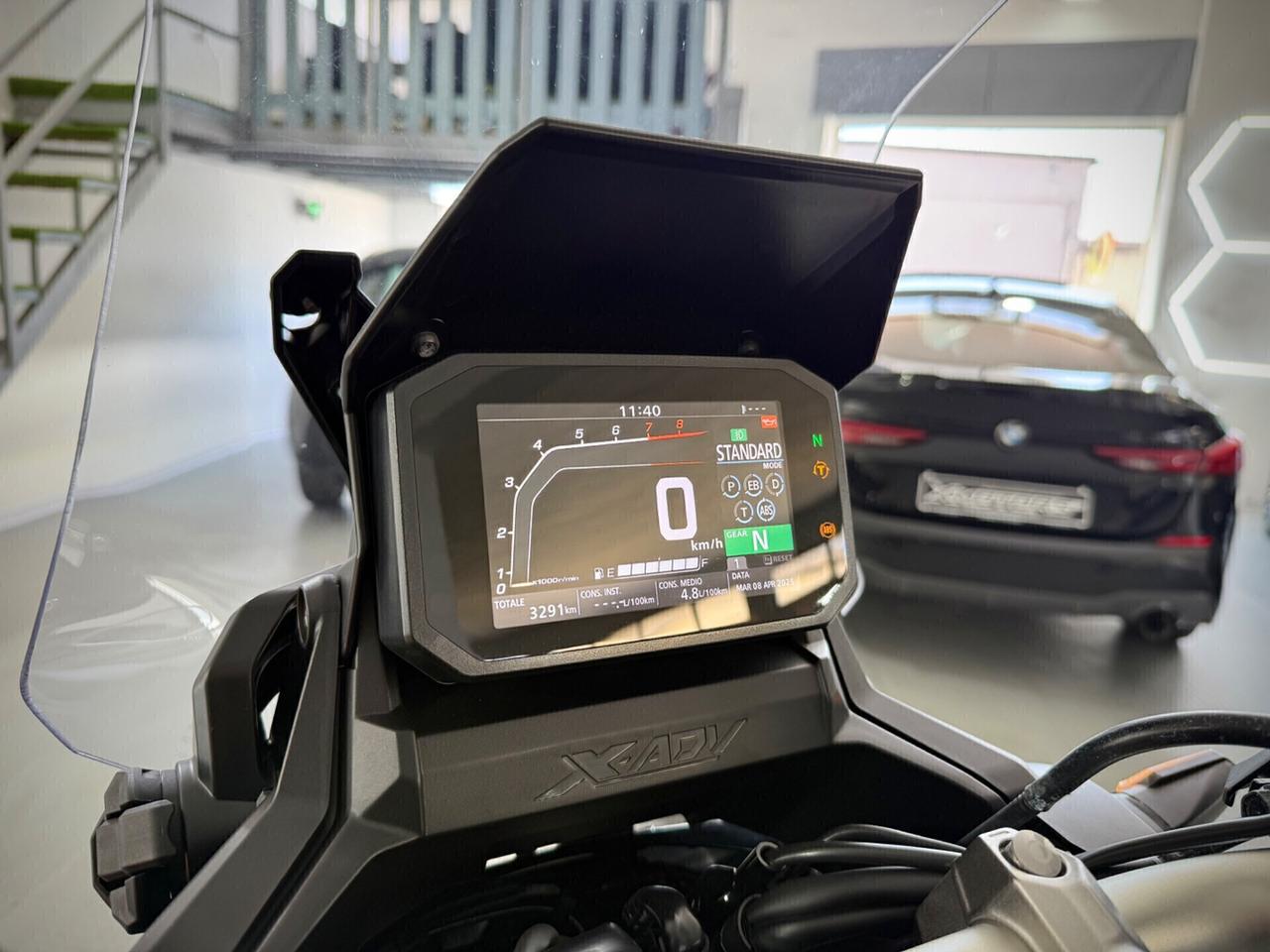 Honda X-ADV 750 con travel pack