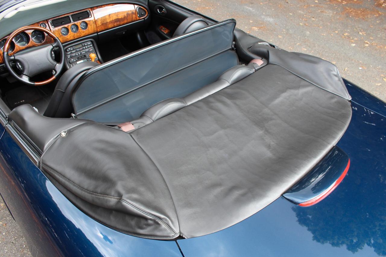 Jaguar XK * Sapphire Blue* Service completo*
