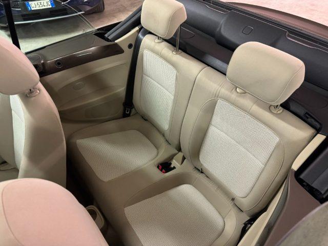 VOLKSWAGEN Maggiolino Cabrio 2.0 TDI DSG Design BlueMotion Technology