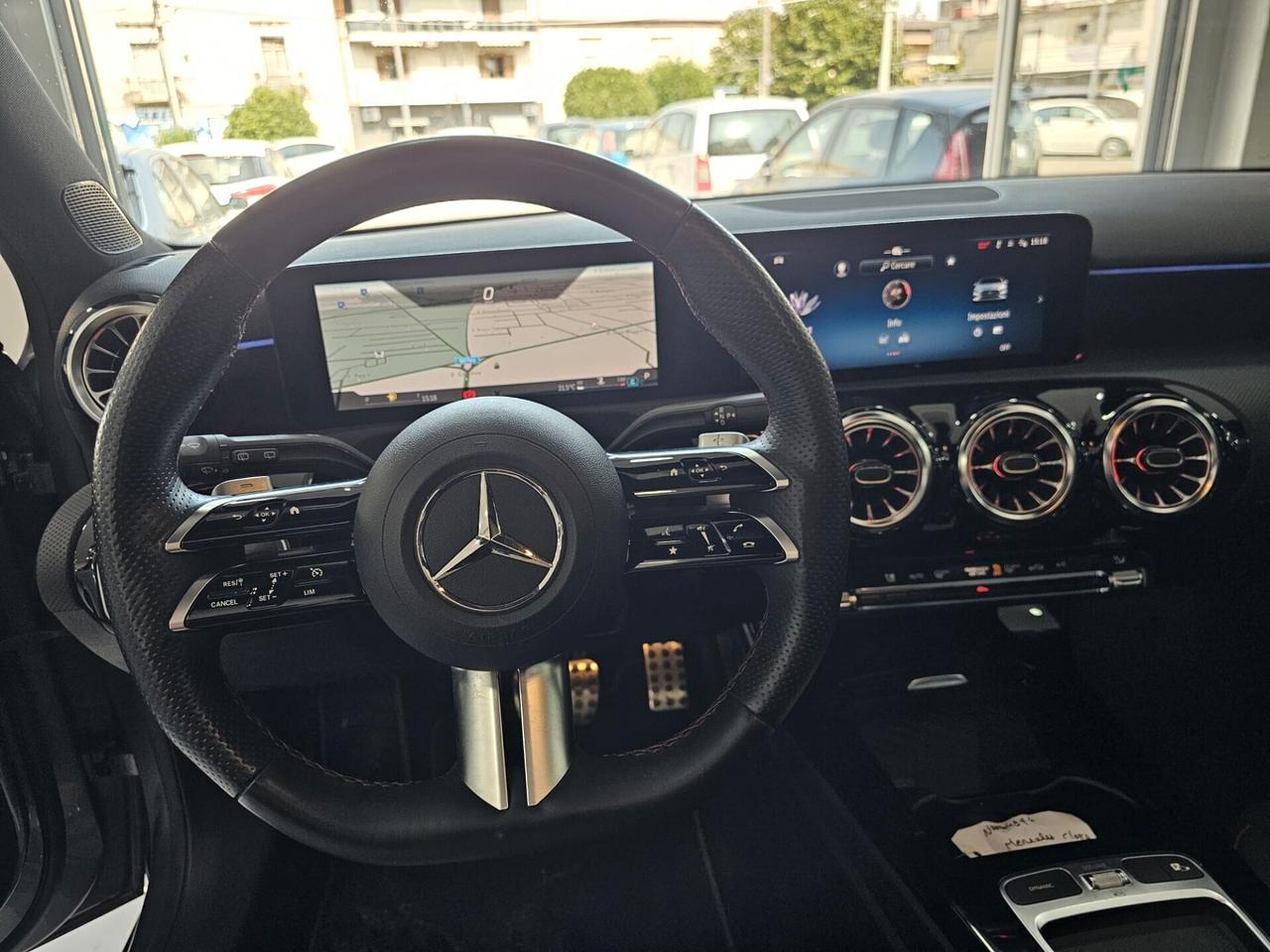 NUOVA MERCEDES-BENZ CLASSE A180d AMG LINE PREMIUM 2.0d 116CV CAMBIO AUTOMATIC