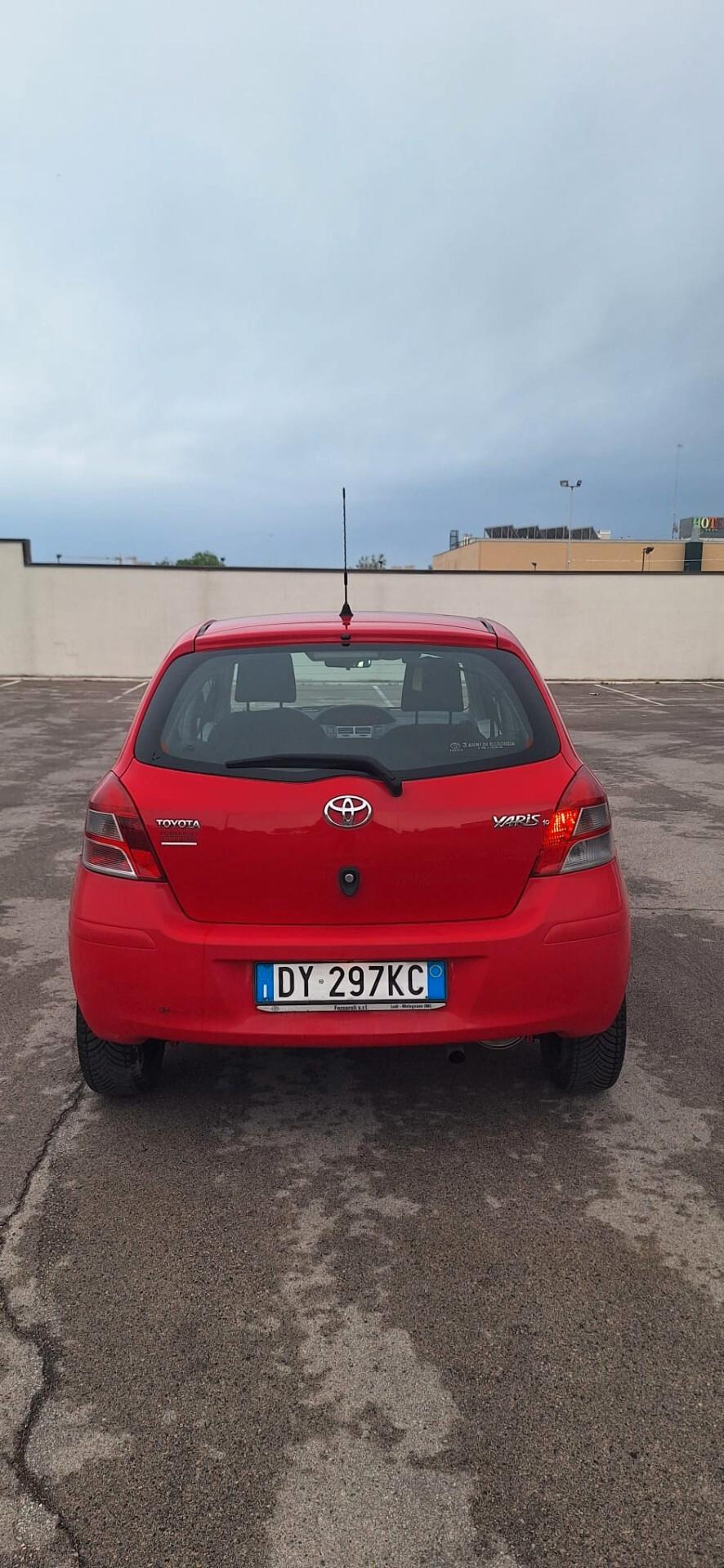 Toyota Yaris 1.3 5P. Sol NEOPATENTATI