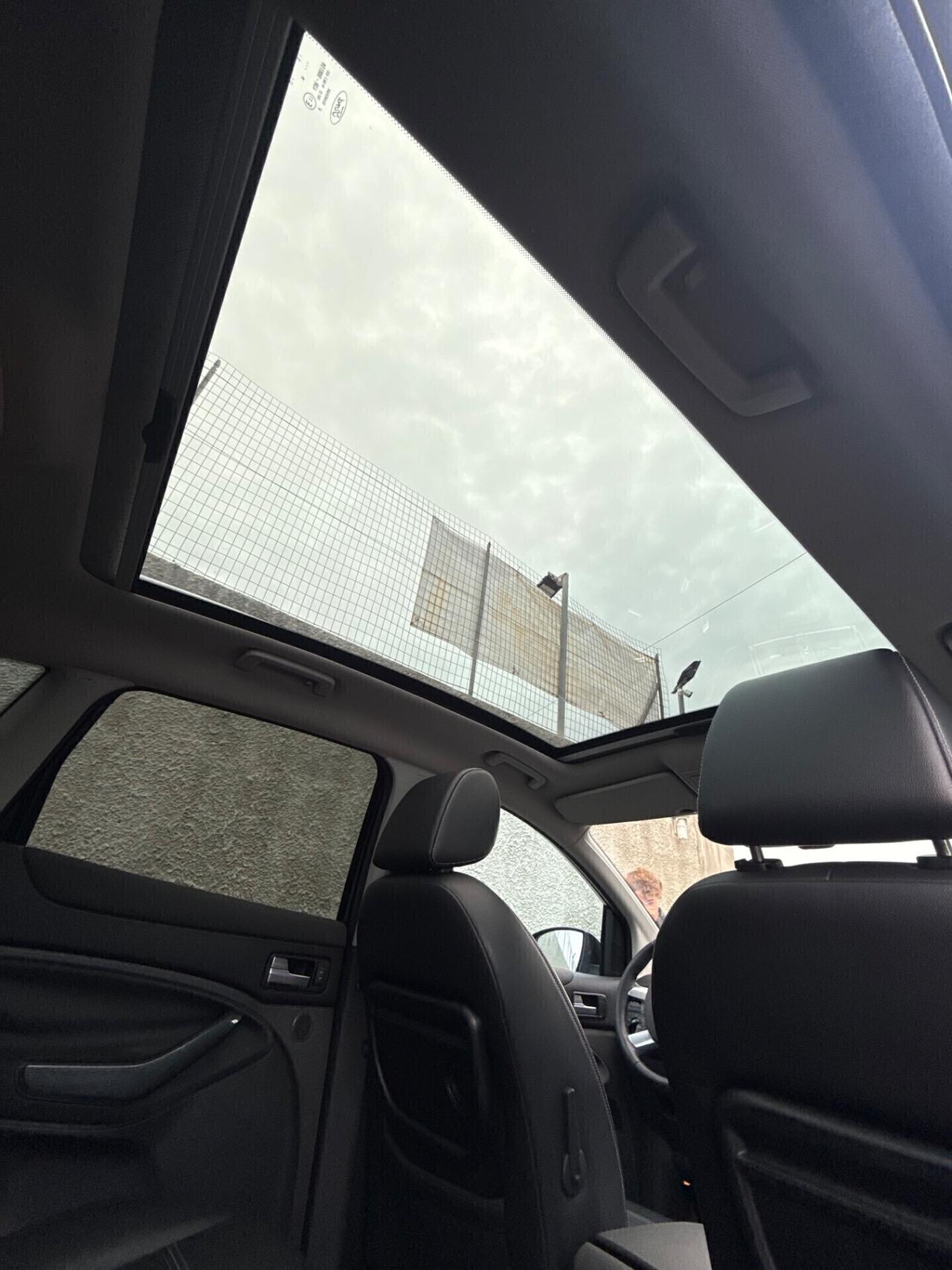 Ford Kuga 2.0 TDCi 136 CV 4WD Titanium,TETTO PANORAMICO,Pelle,Climatronic bizona,ecc.