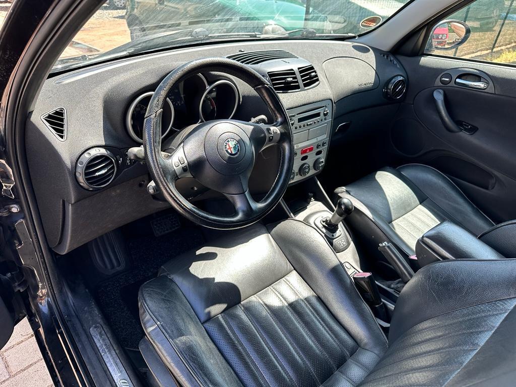 Alfa Romeo 147 2.0i 16V T.S. Selespeed INTERA PER RICAMBI