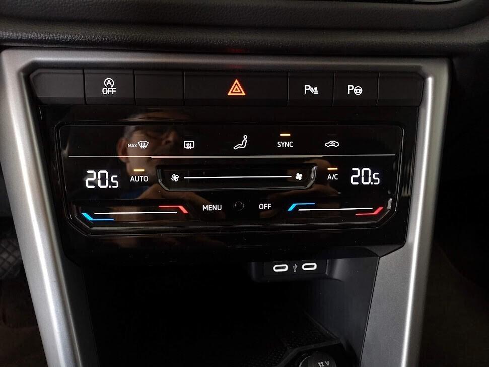 Volkswagen T-Roc 1.0 TSI Life 110CV 6 marce Fari led