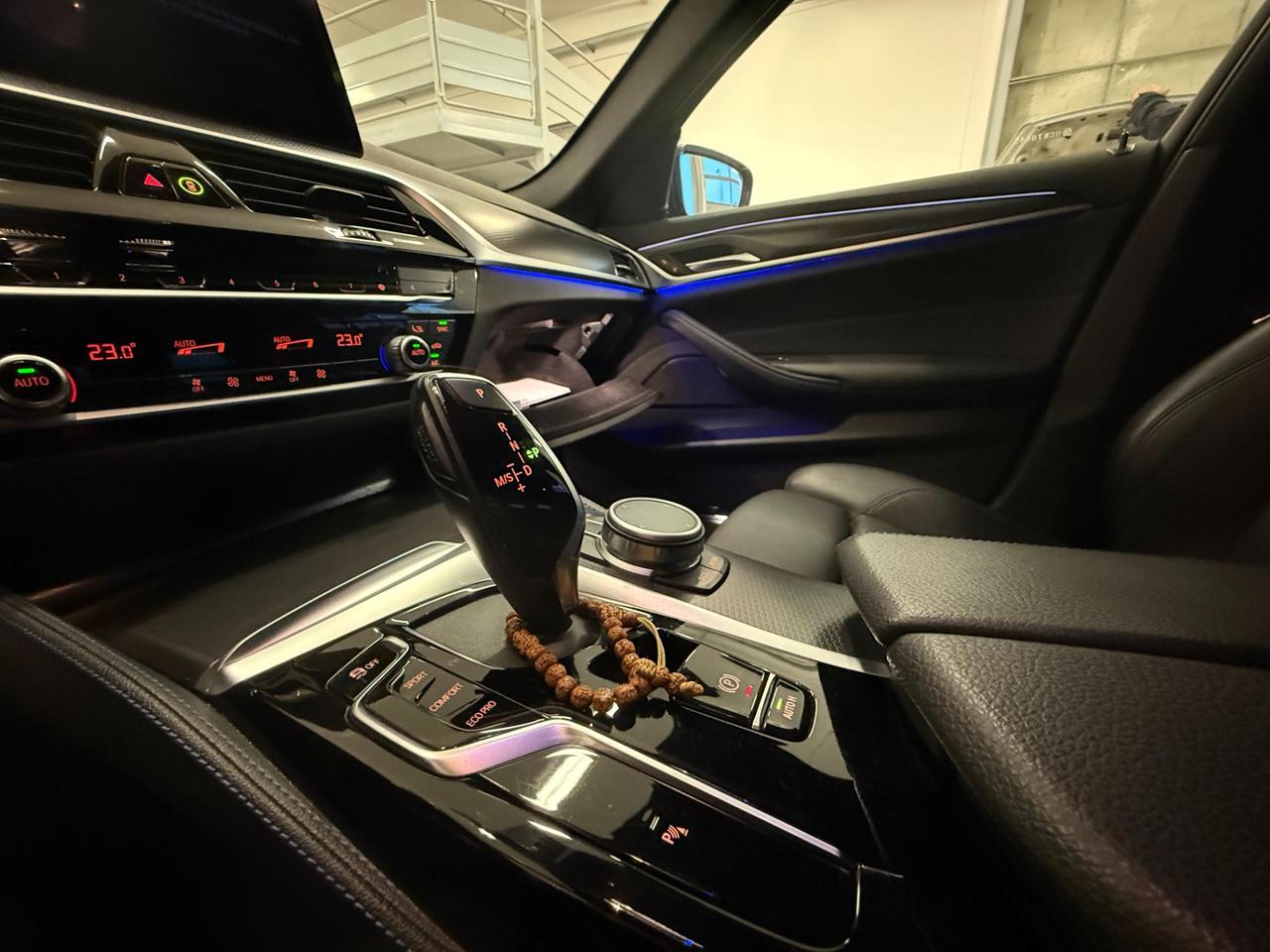 BMW Serie 5 Touring 530d Touring mhev 48V xdrive Luxury auto