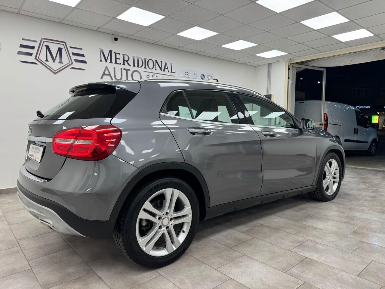 MERCEDES-BENZ GLA 200 D AUTOMATC PREMIUM