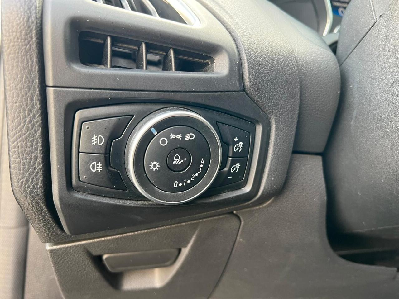 FORD FOCUS 1.5 TDCi 95 CV 2016!!! TITANIUM!!!