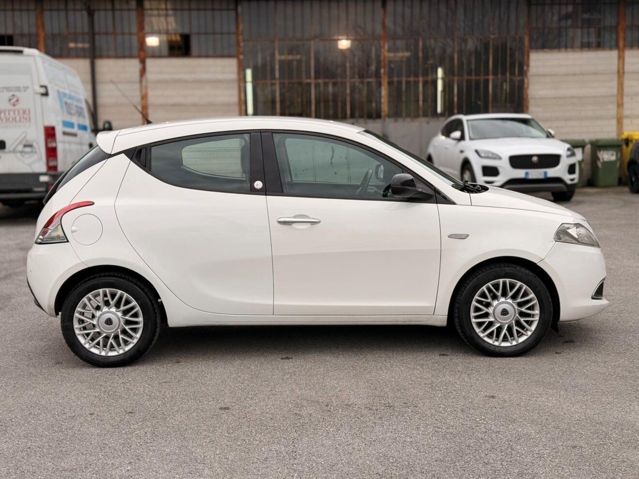 Lancia Ypsilon 1.2 69 CV 5 porte GPL Ecochic Gold